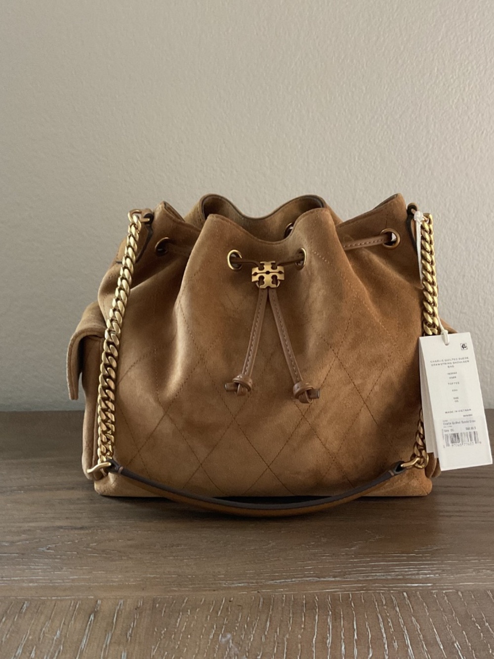 CHARLIE QUILTED SUEDE DRAWSTRING SHOULDER BAG - Picture 2 of 8